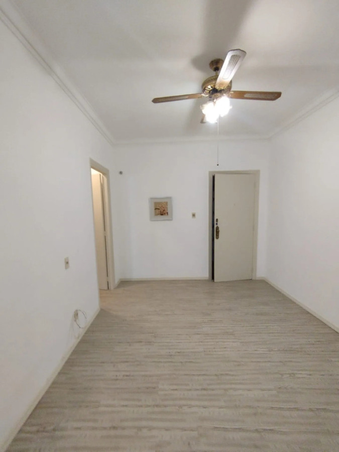 Apartamento ID.13140 - Alquiler Apartamento De 1 Dormitorio Amplio Y Luminoso En Centro