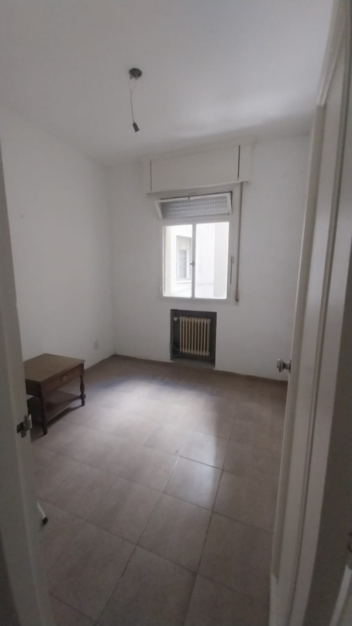 Apartamento ID.11406 - Venta Con Renta Apartamento 2 Dormitorios Contrafrente Muy Luminoso Ciudad Vieja