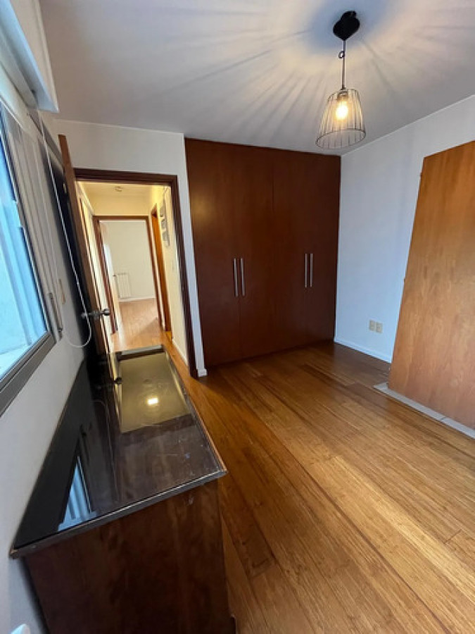 Apartamento ID.11932 - Alquiler Apartamento 2 Dormitorios Con Cochera En Pocitos 