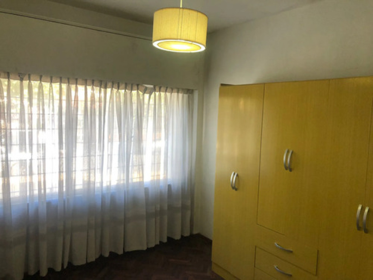 Apartamento ID.12975 - Alquiler Apartamento 1 Dormitorio En Planta Baja Con Patio Semiamoblado Tres Cruces