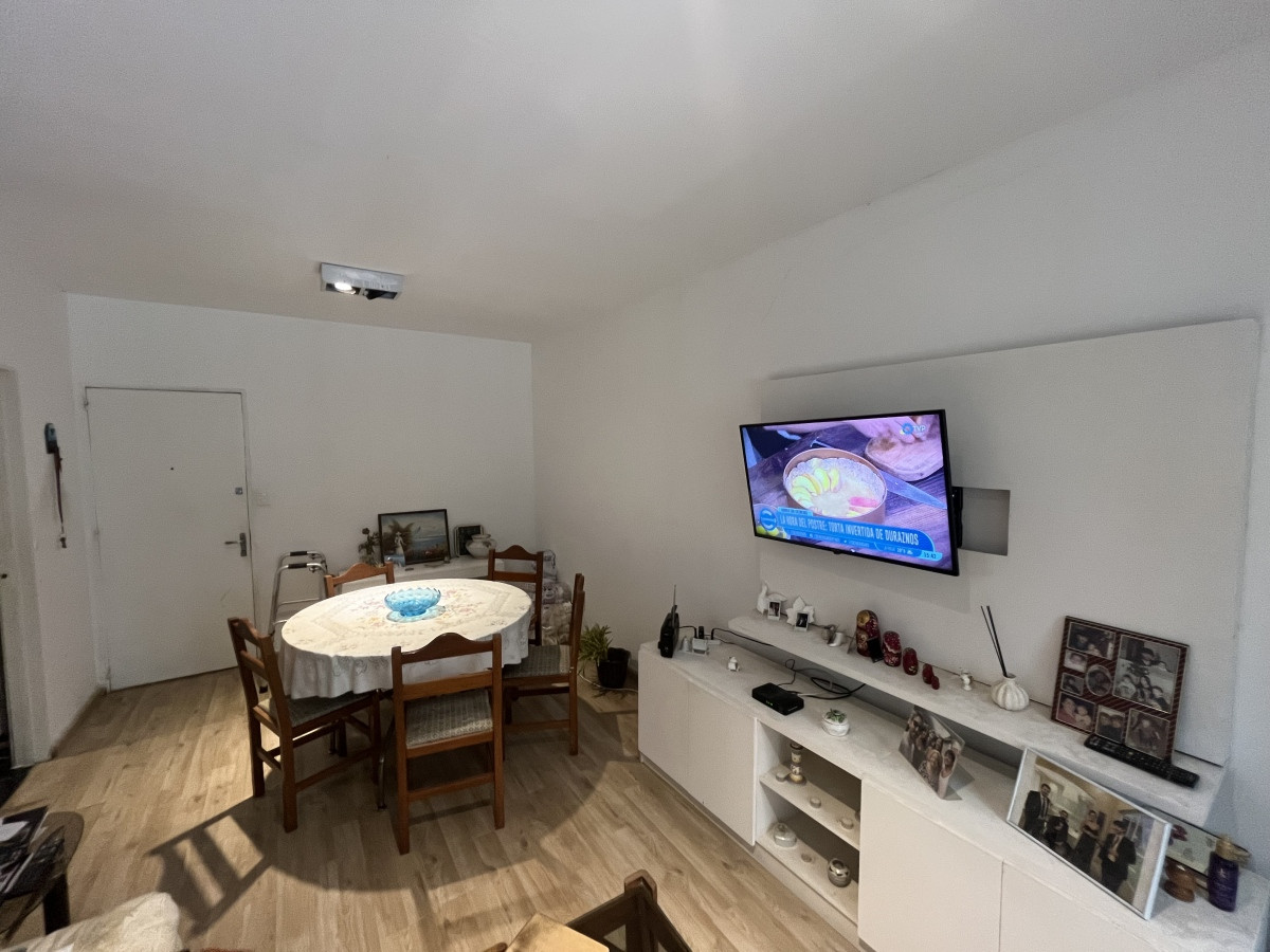 Apartamento ID.4221 - Venta Apartamento 2 Dormitorios Patio Interno Ciudad Vieja