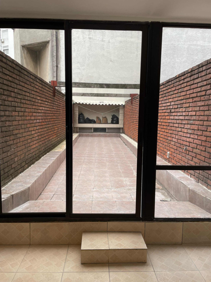 Apartamento ID.4164 - Alquiler Monoambiente En Tres Cruces Con Gran Terraza