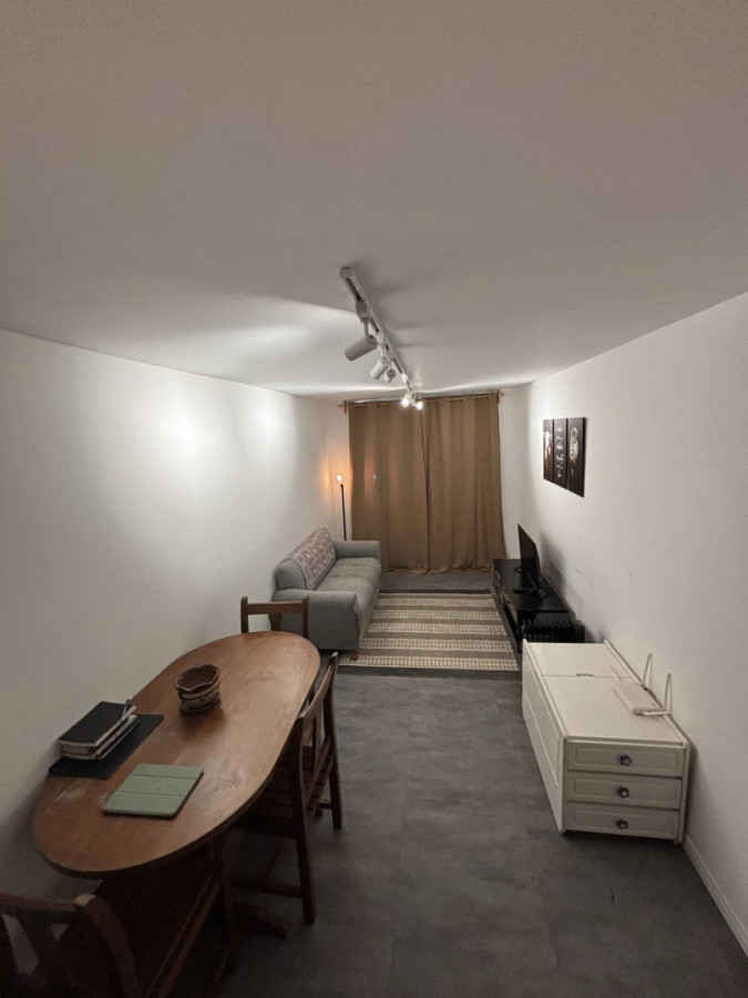 Apartamento ID.12995 - Traspaso De Alquiler Apartamento 2 Dormitorios Opción De Cochera En Centro