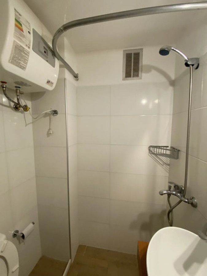 Apartamento ID.11925 - Monoambiente Al Frente Muy Luminoso, Cerca De Todos Los Servicios Y Locomoción