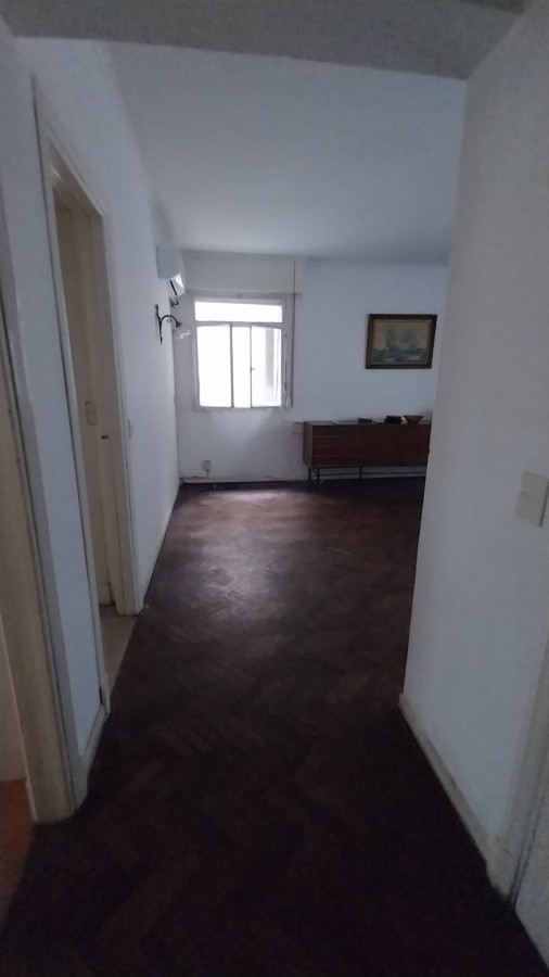 Apartamento ID.1253 - En Alquiler Apartamento En Ciudad Vieja 2 Dormitorios Sobre Plaza Zabala