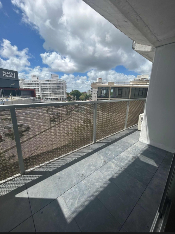 Apartamento ID.7640 - Hermoso Apartamento De 1 Dorm Con Balcon