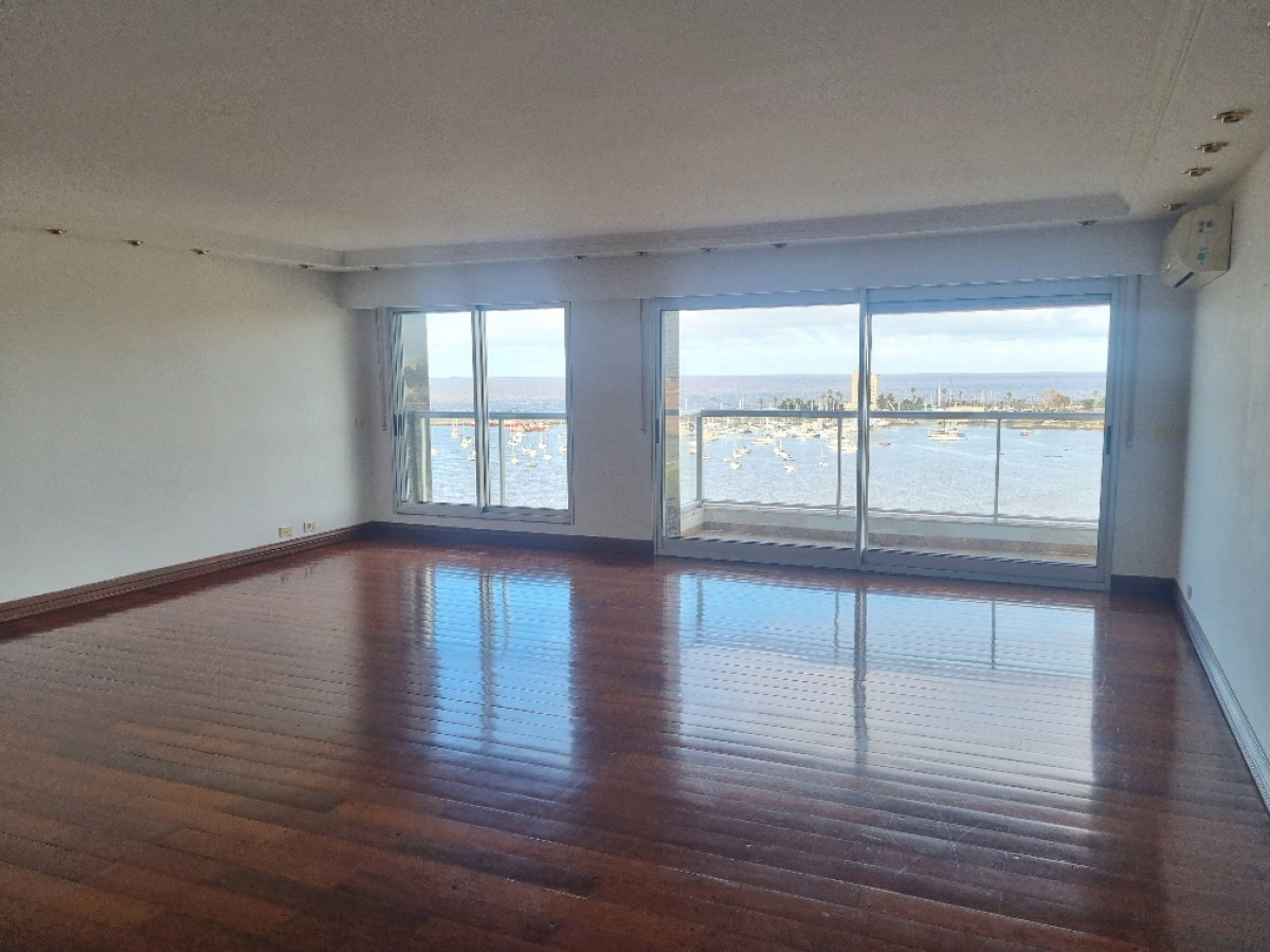 Apartamento ID.4980 - Apto Espectacular 3 Dormitorios 2 Cocheras Parrillero Buceo