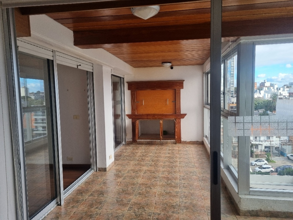 Apartamento ID.4980 - Apto Espectacular 3 Dormitorios 2 Cocheras Parrillero Buceo