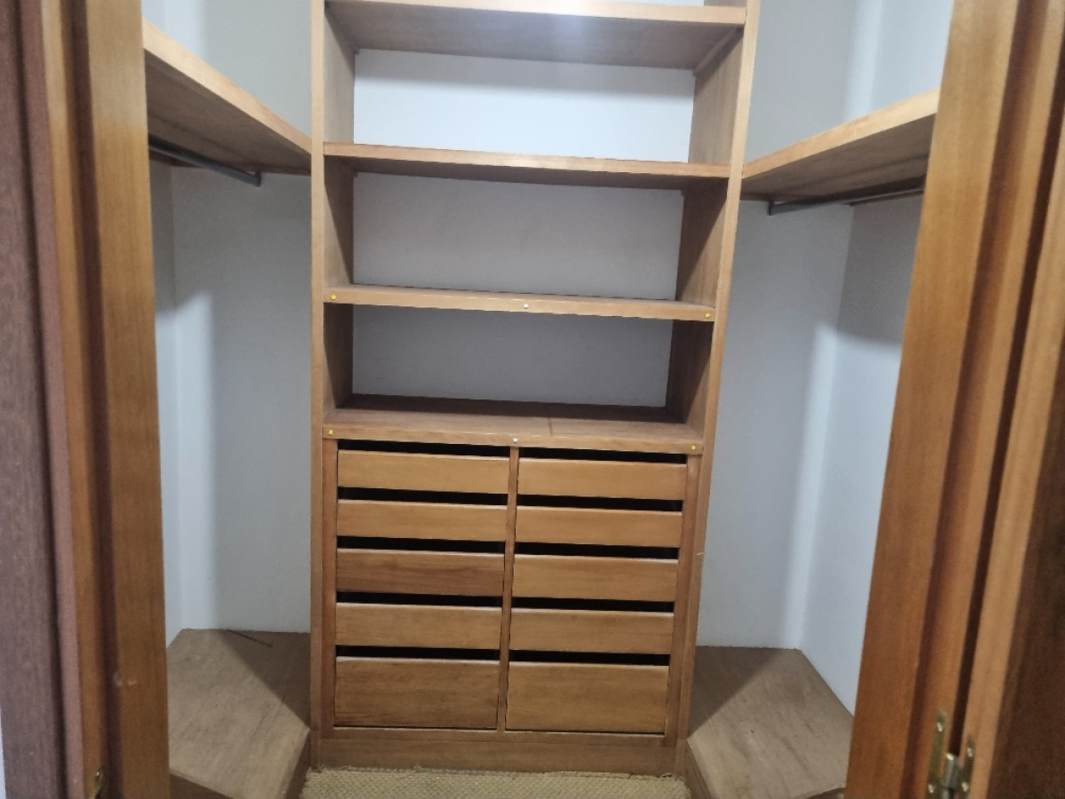 Apartamento ID.4980 - Apto Espectacular 3 Dormitorios 2 Cocheras Parrillero Buceo