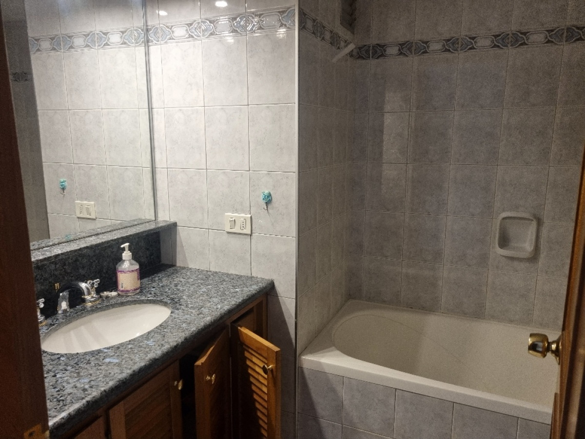Apartamento ID.4980 - Apto Espectacular 3 Dormitorios 2 Cocheras Parrillero Buceo