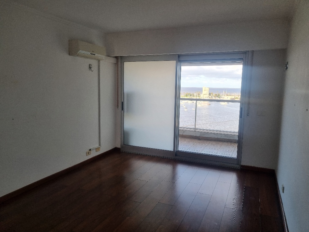 Apartamento ID.4980 - Apto Espectacular 3 Dormitorios 2 Cocheras Parrillero Buceo