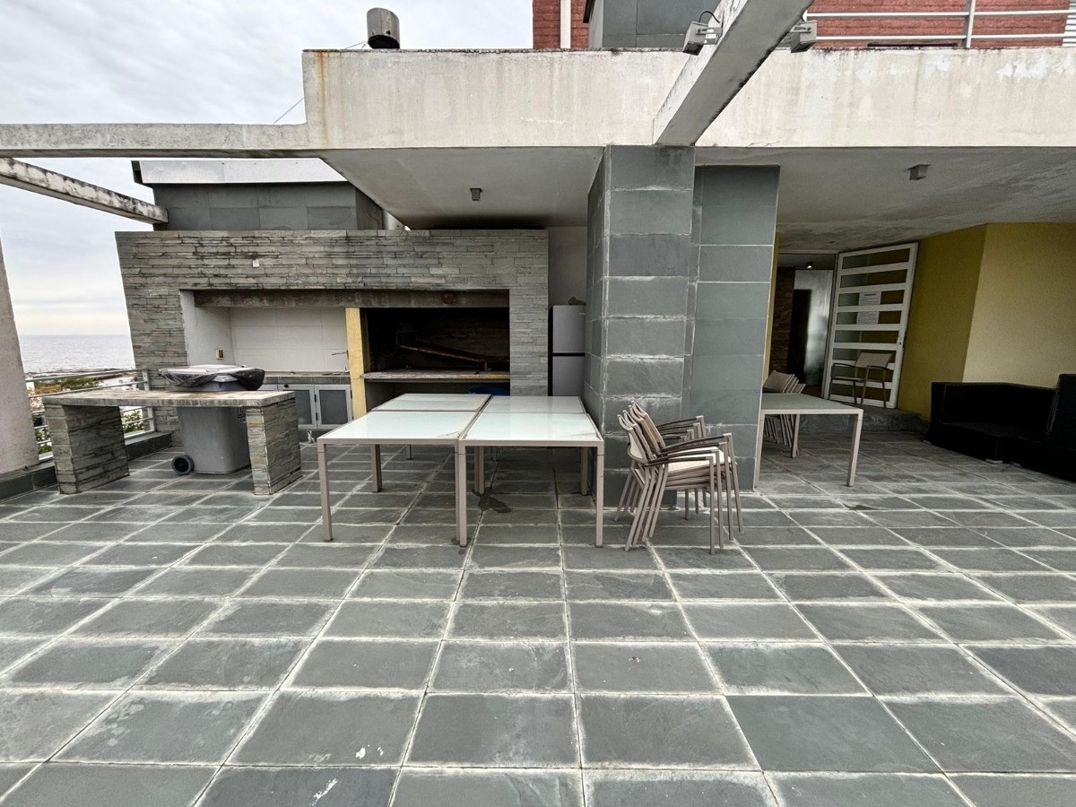 Apartamento ID.4982 - Hermoso Apartamento Amoblado Impecable 1 Cuadra De La Rambla