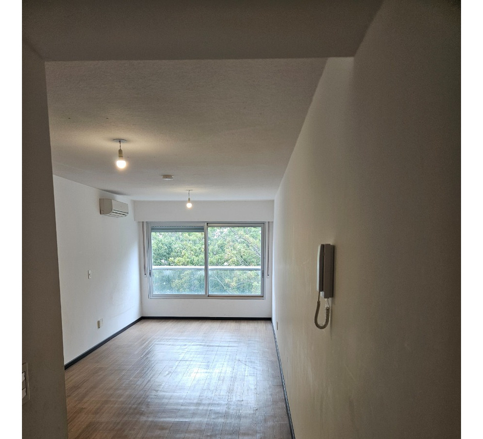 Apartamento ID.8575 - Alquiler Monoambiente En Pleno Pocitos A Pasos De La Rambla
