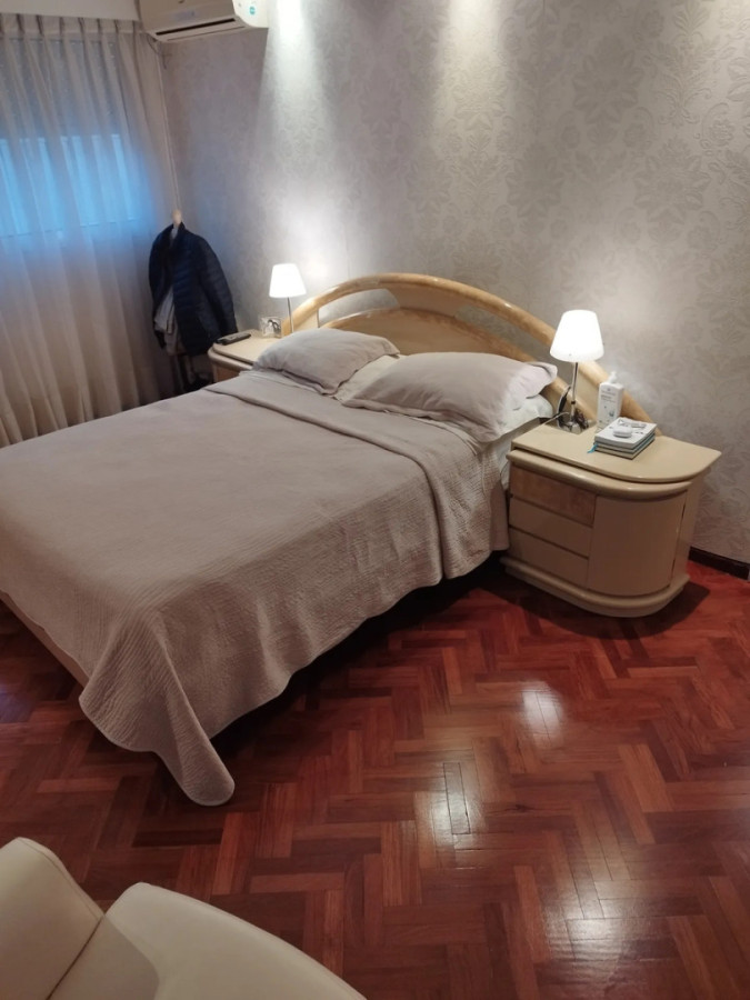 Apartamento ID.12985 - Alquiler Apartamento Amoblado 3 Dormitorios 3 Baños Con Garaje En Pocitos