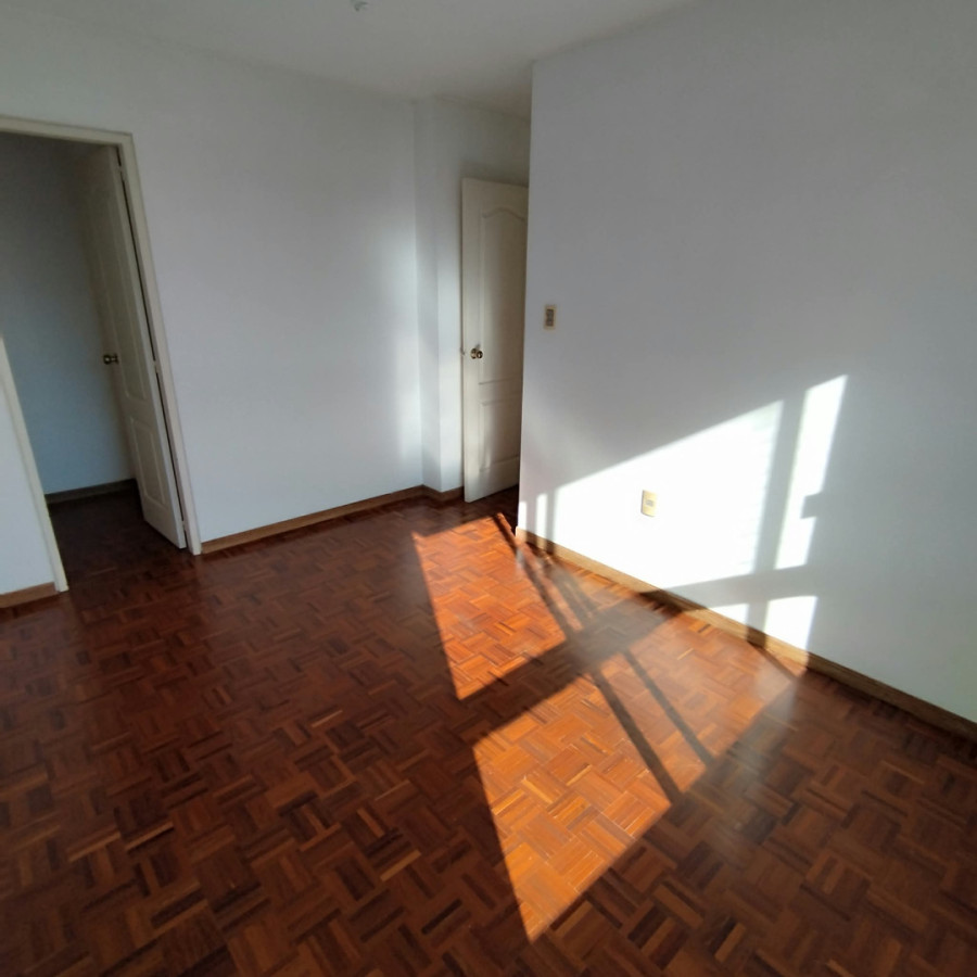 Apartamento ID.13131 - Alquiler Apartamento 1 Dormitorio En Pocitos Nuevo Casi Nuevo