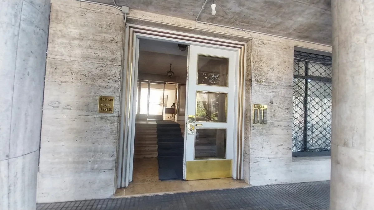 Apartamento ID.11203 - Alquiler Apartamento 2 Dormitorios Amplio En Ciudad Vieja