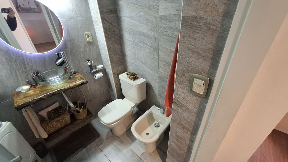 Apartamento ID.13024 - Venta Apartamento De 2 Dormitorios Al Frente Sobre Rambla República De Chile En Malvín