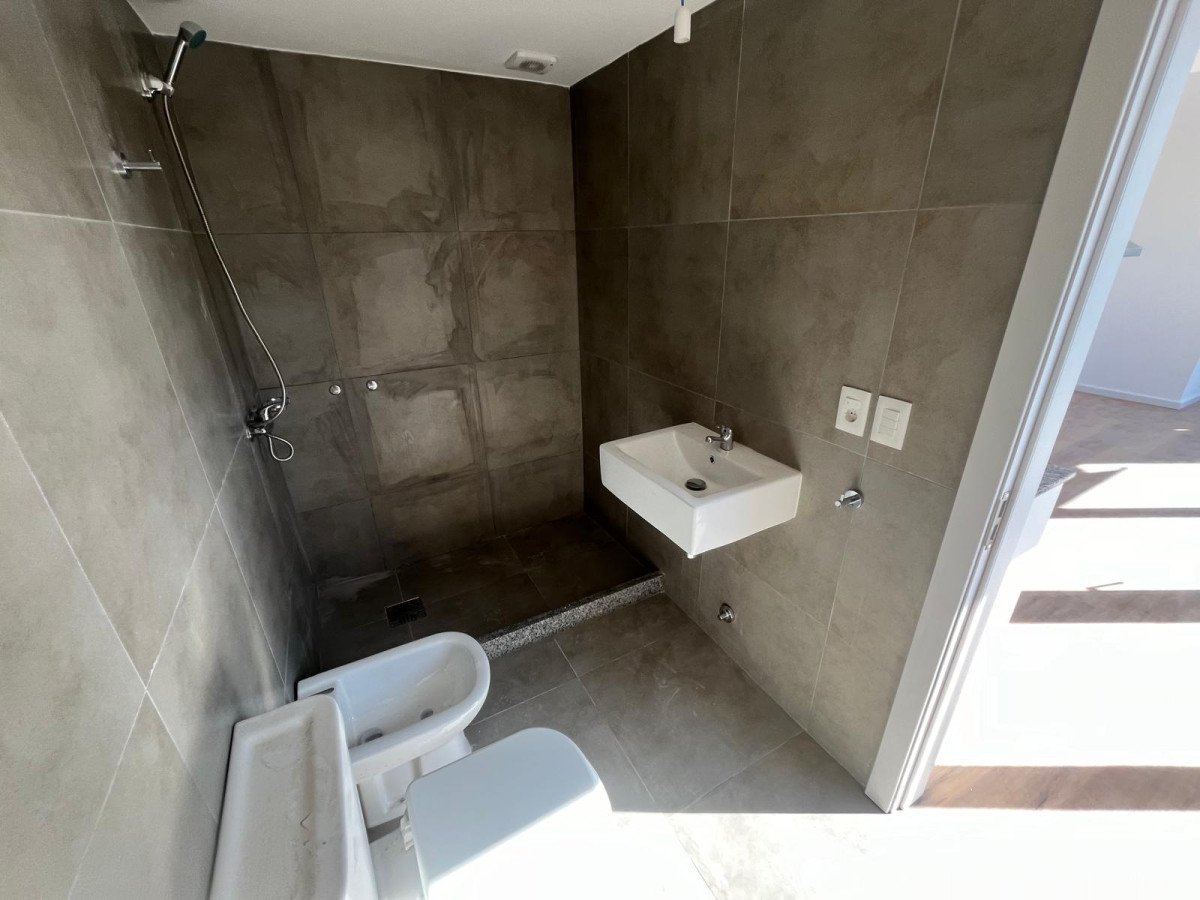 Apartamento ID.6572 - Venta Apartamento A Estrenar Centro 1 Dorm Terraza Parrilero