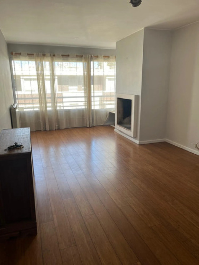 Apartamento ID.11932 - Alquiler Apartamento 2 Dormitorios Con Cochera En Pocitos 