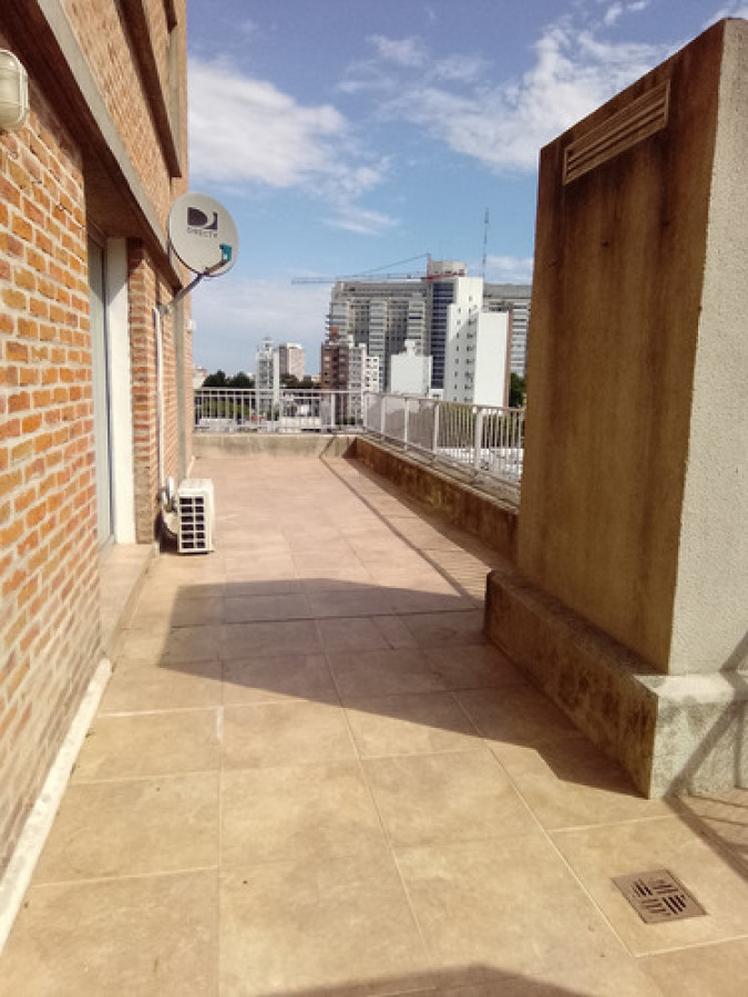 Apartamento ID.11748 - Alquiler De Pent House Con Cochera Y Terraza Amplia En La Blanqueada 