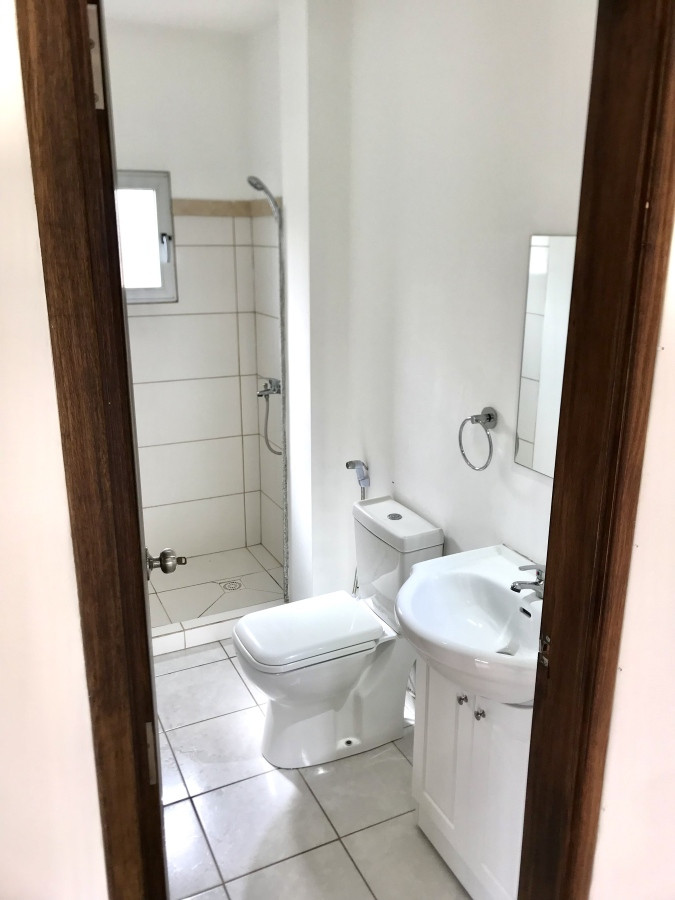 Apartamento ID.4775 - Alquiler apartamento 1 Dormitorio Cochera y Patio Malvin Norte 1 Cuadra Cmo. Carrasco