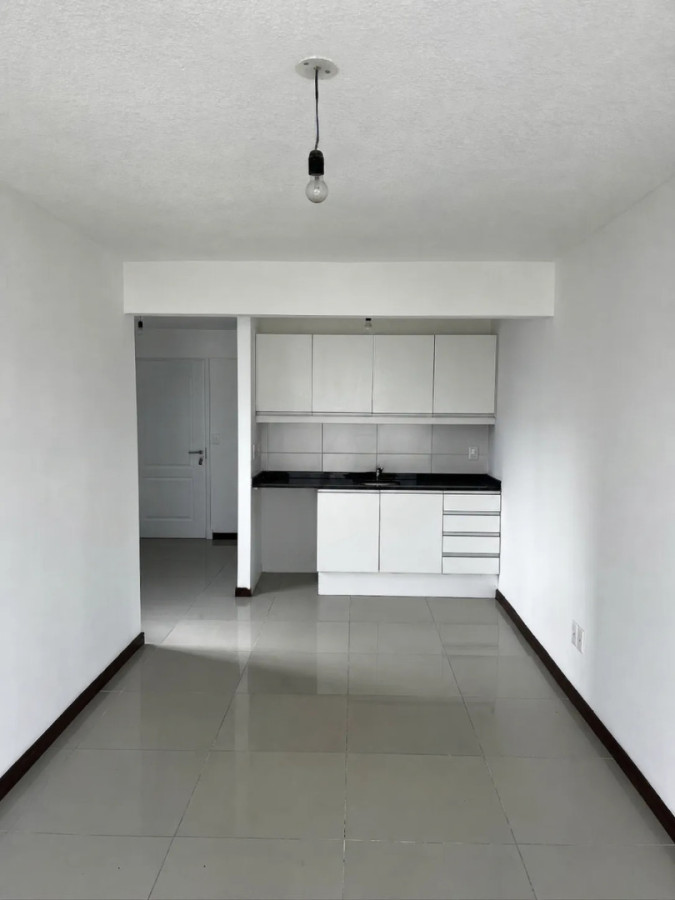 Apartamento ID.12480 - Alquiler Monoambiente Luminoso Buena Ubicación Parque Rodó