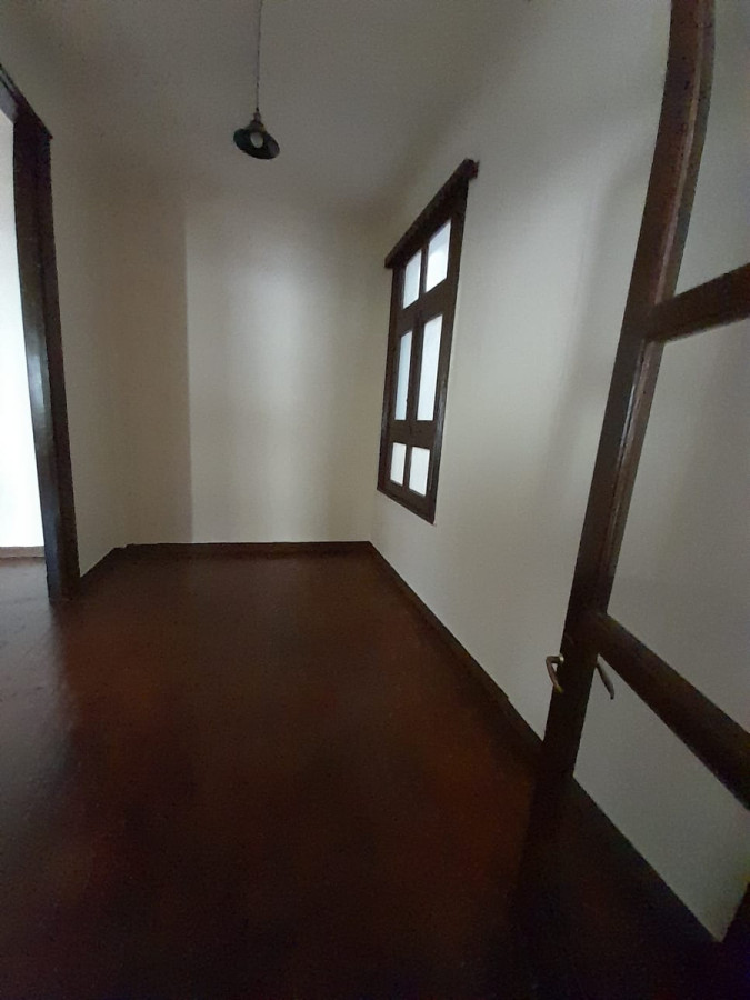 Apartamento ID.8440 - Alquiler Apartamento 5 Dormitorios En Centro