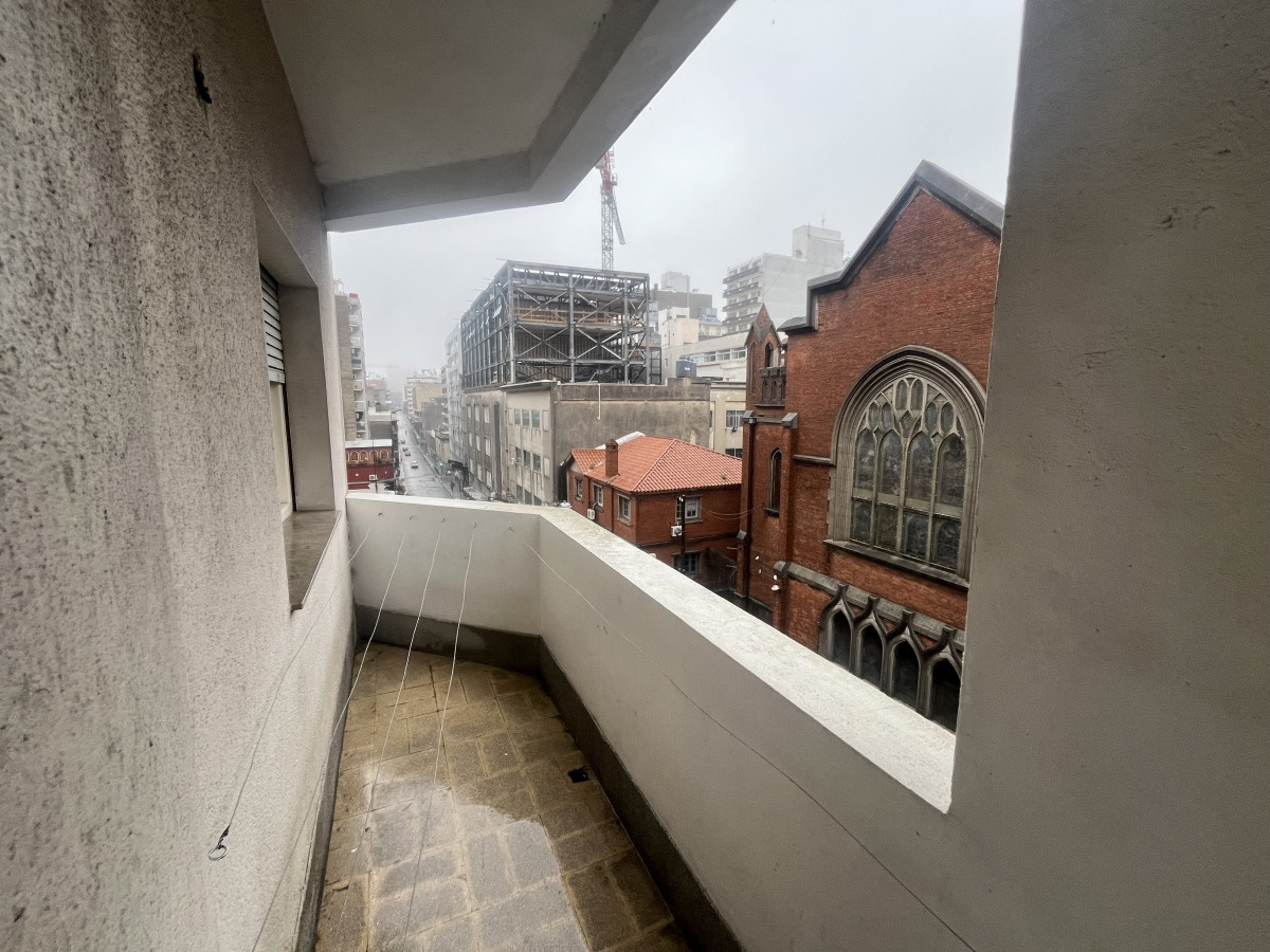 Apartamento ID.5808 - Apartamento 3 Dormitorios y 2 Baños En Cordón 2 Balcones