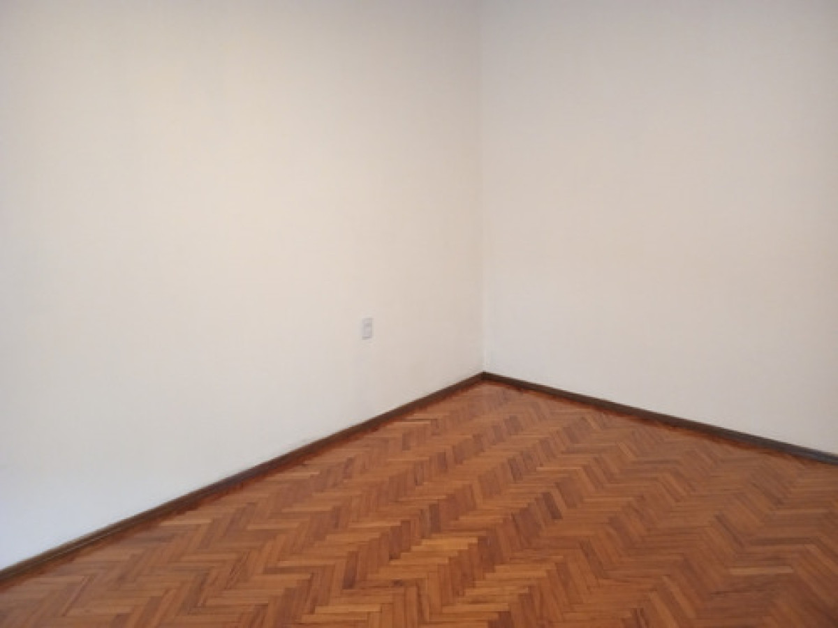 Apartamento ID.11463 - Venta De Apartamento 4 Dormitorios, 3 Baños, Garaje, Impecable,En Cordón