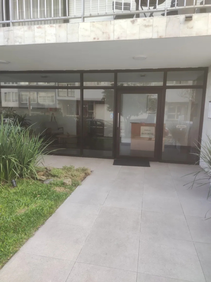 Apartamento ID.9898 - Alquiler Apartamento 3 Dormitorios Garaje En Villa Biarritz