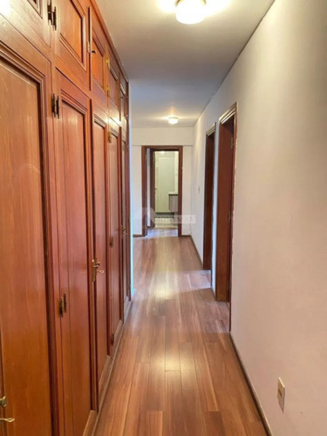 Apartamento ID.11466 - Venta Con Renta Excelente Apartamento 5 Dormitorios 4 Baños Garaje En Punta Carretas