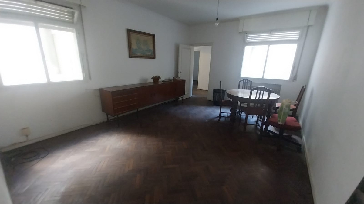 Apartamento ID.11406 - Venta Con Renta Apartamento 2 Dormitorios Contrafrente Muy Luminoso Ciudad Vieja