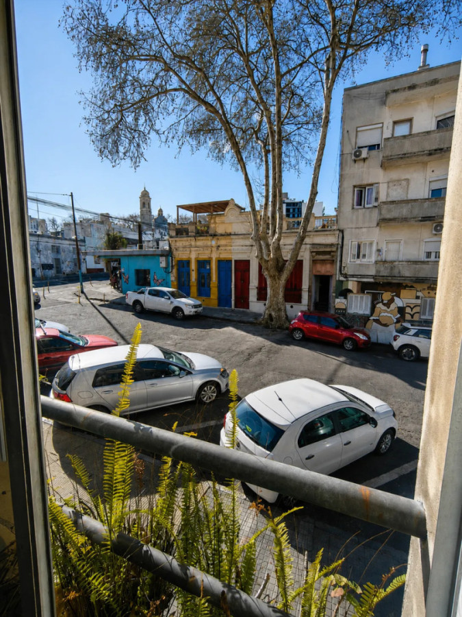 Apartamento ID.13111 - Alquiler De Monoambiente Al Frente Sobre Durazno Esquina Magallanes En Palermo