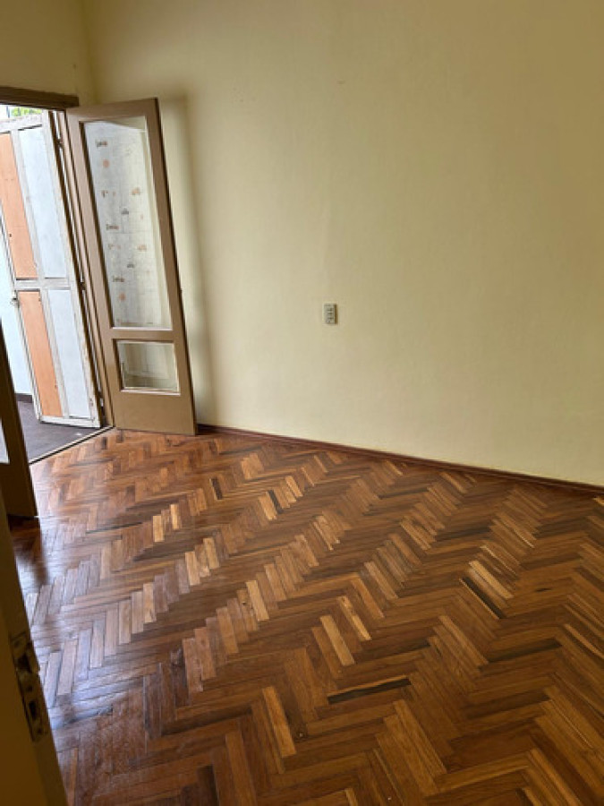 Apartamento ID.11653 - Alquiler de Casa En Altos 2 Dormitorios Con Balcón En La Comercial