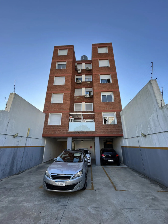 Apartamento ID.12571 - Alquiler Apartamento 2 Dormitorios Con Cochera La Blanqueada