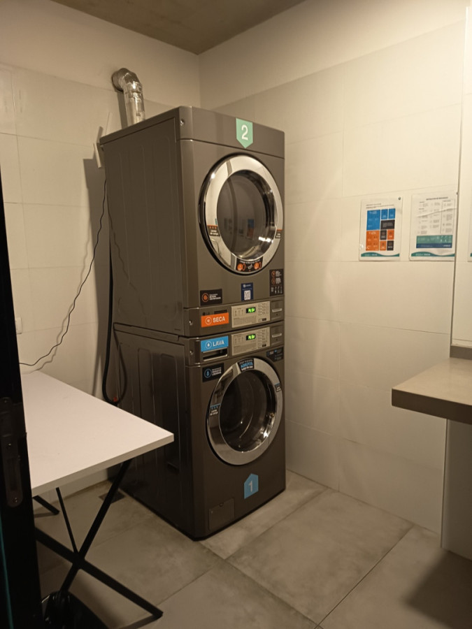 Apartamento ID.13148 - Alquiler Apartamento Nuevo De 1 Dormitorio Con Balcón Contrafrente En Centro