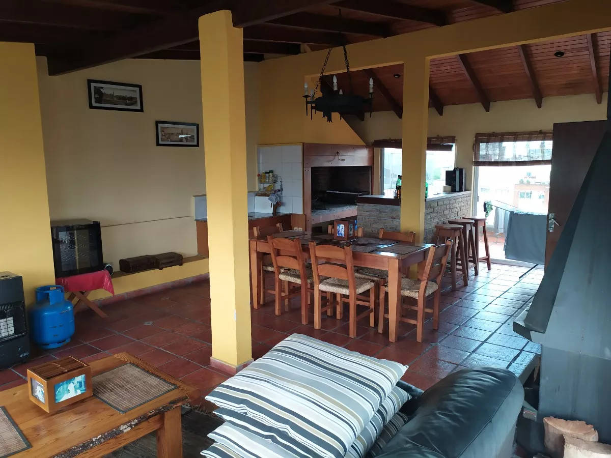 Apartamento ID.8725 - Alquiler Penthouse Duplex 3 Dormitorios 2 Baños 2 Cocheras 