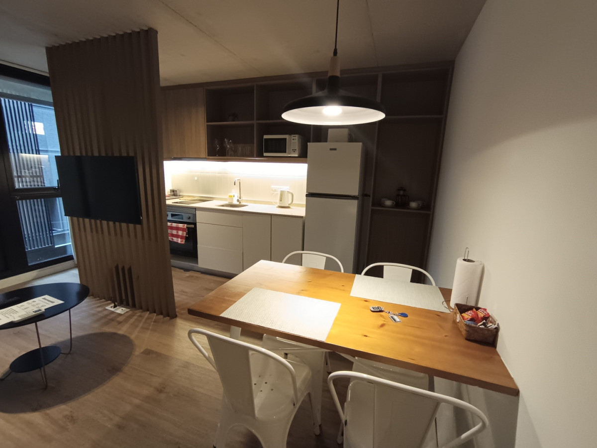 Apartamento ID.12874 - A La Venta Apartamento Casi A Estrenar Centro Cochera 1 Dorm