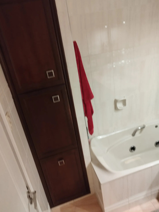 Apartamento ID.12985 - Alquiler Apartamento Amoblado 3 Dormitorios 3 Baños Con Garaje En Pocitos
