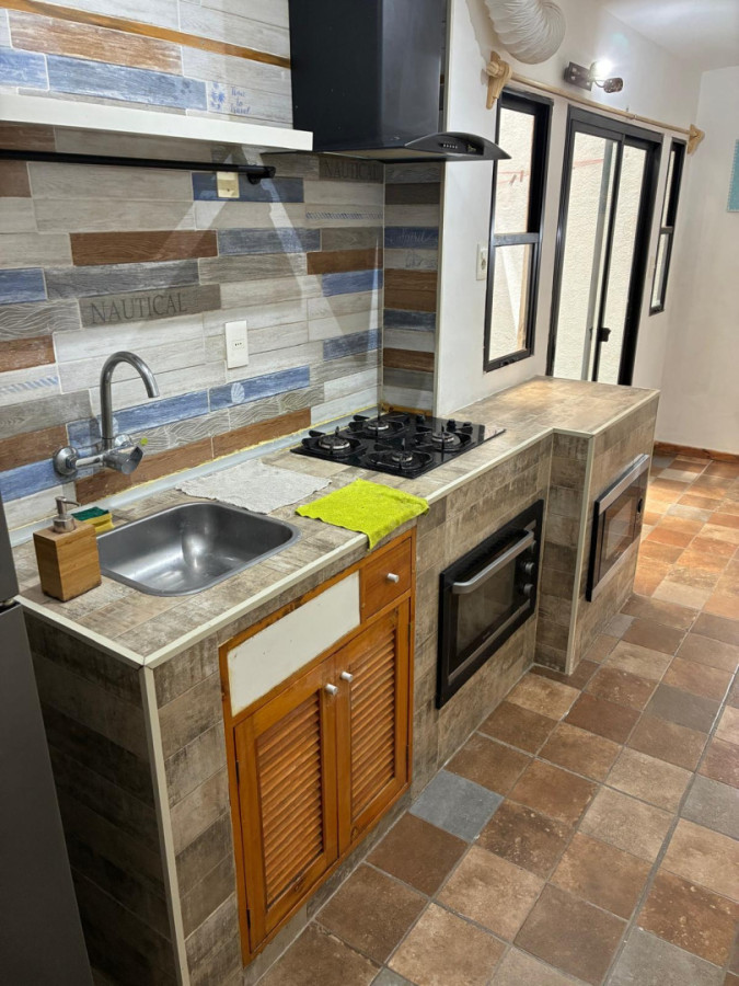 Apartamento ID.3453 - Alquiler o Venta Apartamento 2 Dormitorios Reducto Con Patio Luminoso