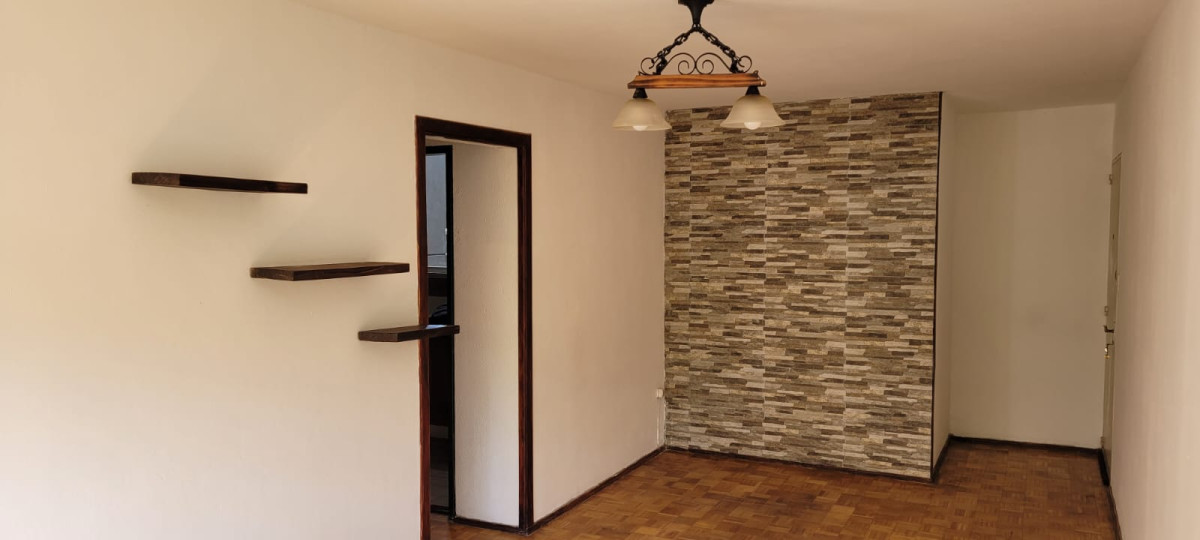 Apartamento ID.10596 - VENTA APARTAMENTO CON RENTA EN CENTRO 2 DORMITORIOS TERRAZA LAVADERO