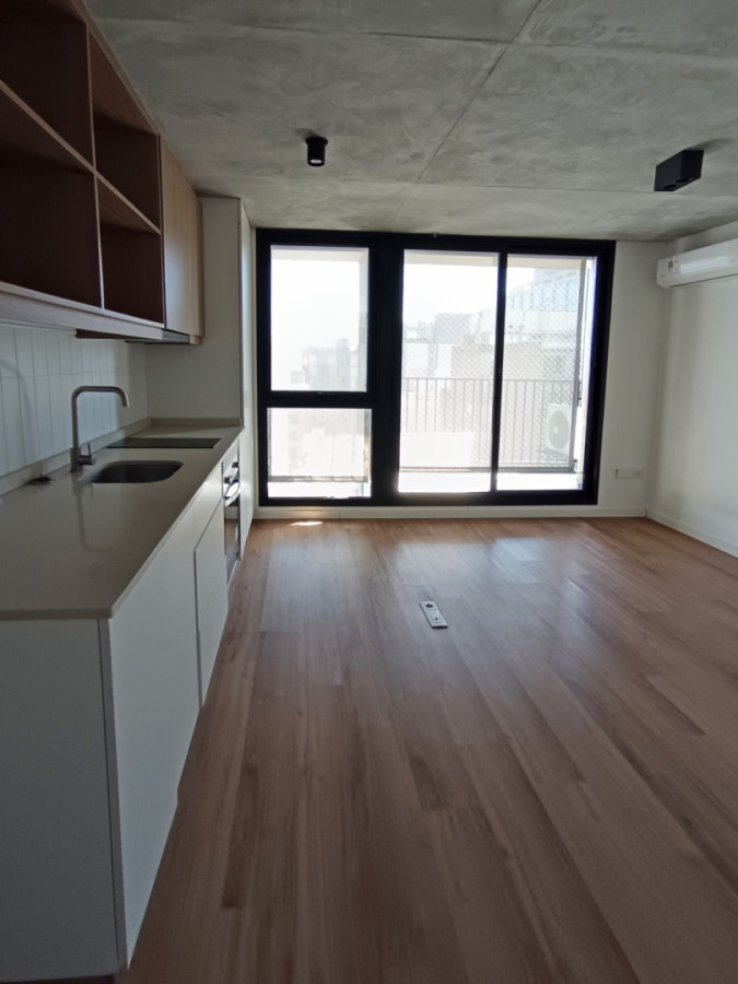 Apartamento ID.13148 - Alquiler Apartamento Nuevo De 1 Dormitorio Con Balcón Contrafrente En Centro