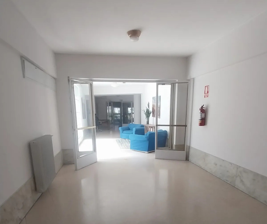 Apartamento ID.11203 - Alquiler Apartamento 2 Dormitorios Amplio En Ciudad Vieja