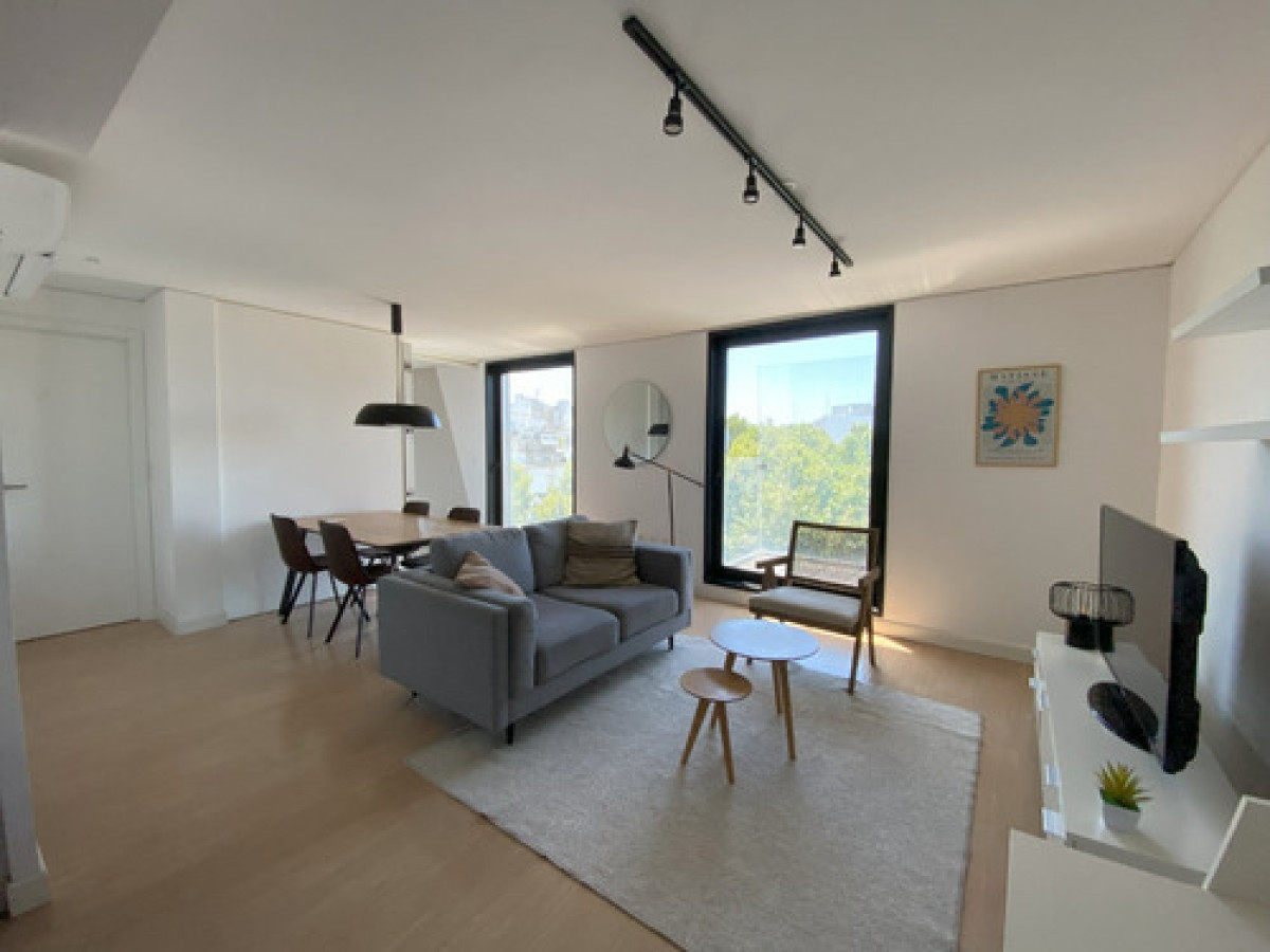 Apartamento ID.10242 - Venta Apartamento 2 Dormitorios y garaje en Centro totalmente amueblado