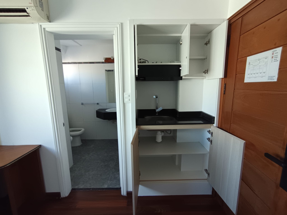Apartamento ID.13138 - Alquiler Monoambiente Luminoso Reciclado En Pleno Centro