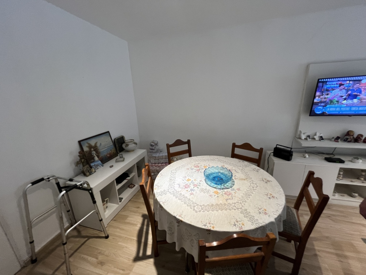 Apartamento ID.4221 - Venta Apartamento 2 Dormitorios Patio Interno Ciudad Vieja