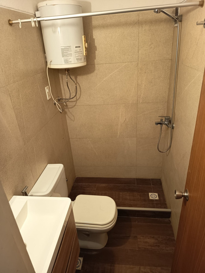 Apartamento ID.3984 - Alquiler Monoambiente Pocitos Av. Brasil Muy Luminoso