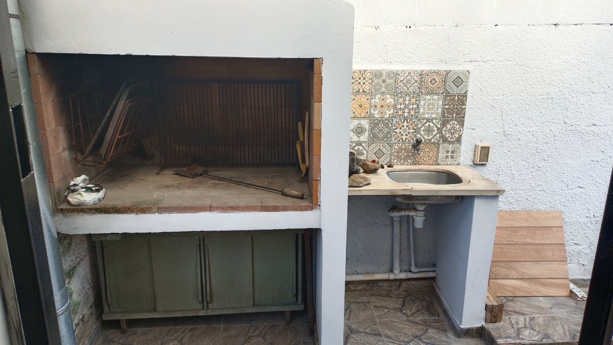 Apartamento ID.6996 - Se Vende Apartamento Con Renta Interior 3 Dormitorios 2 Baños En Reducto