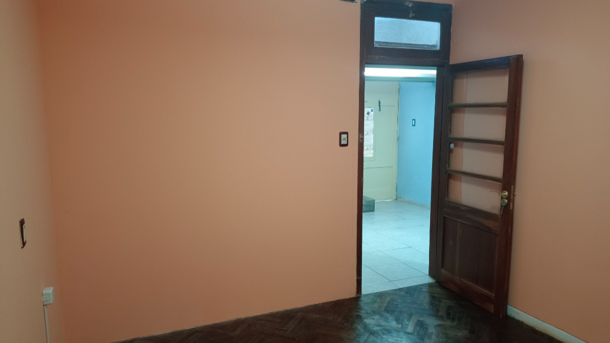 Apartamento ID.6996 - Se Vende Apartamento Con Renta Interior 3 Dormitorios 2 Baños En Reducto