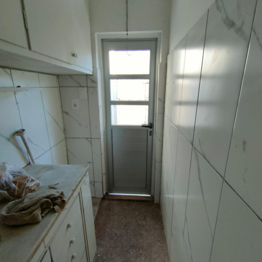 Apartamento ID.11753 - Dueño Vende Dos Aptos. En Ph Recién Remodelados, En Reducto. Con Parrillero. Sin Gastos Comunes.
